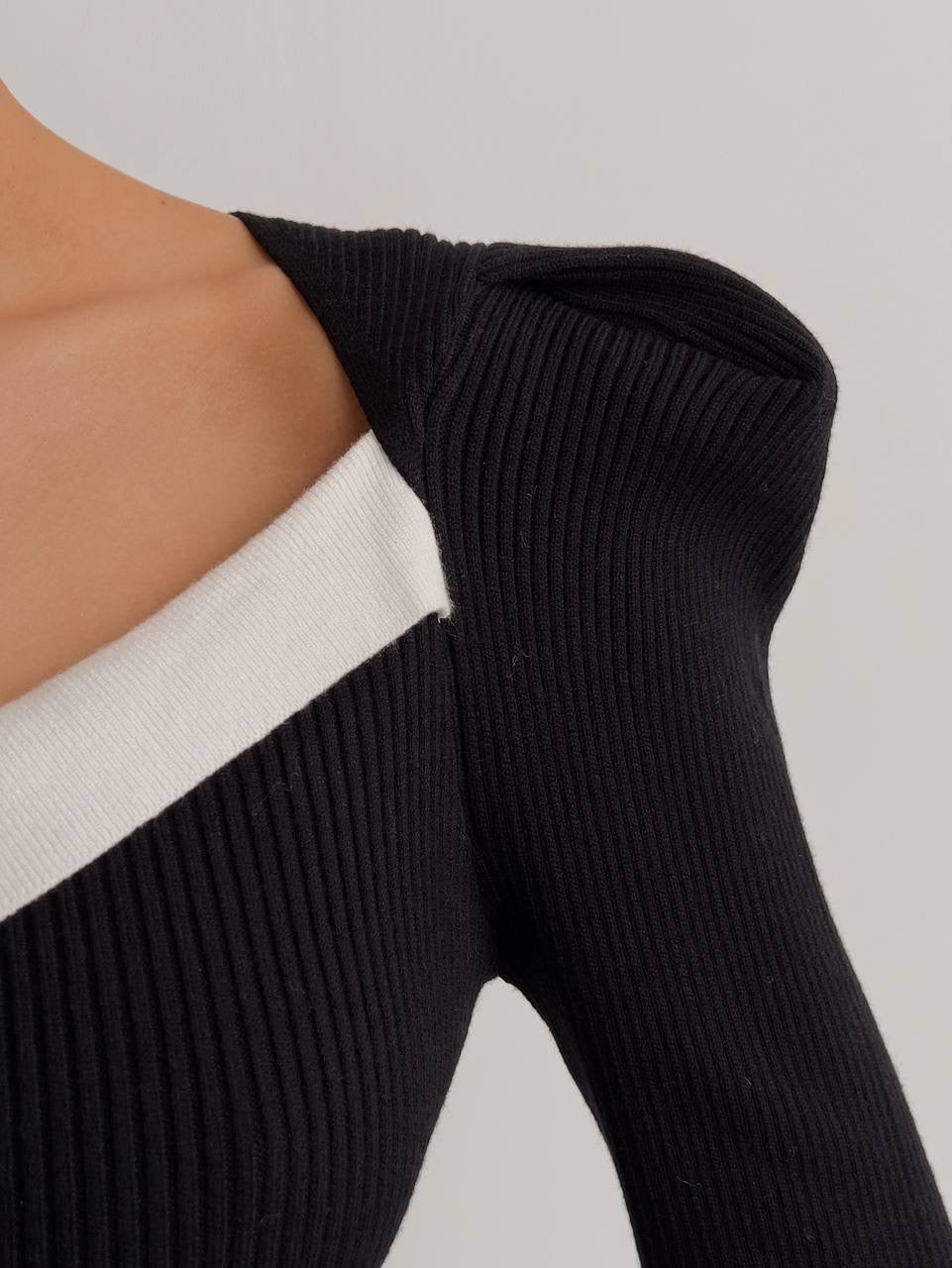 Black Ribbed Blouse with White Collar