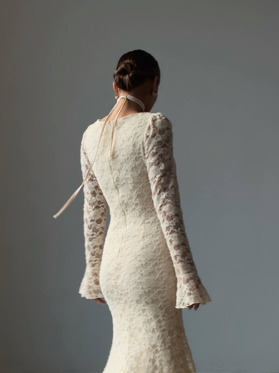 Romantic Lace-Embroidered Vintage Wedding Dress