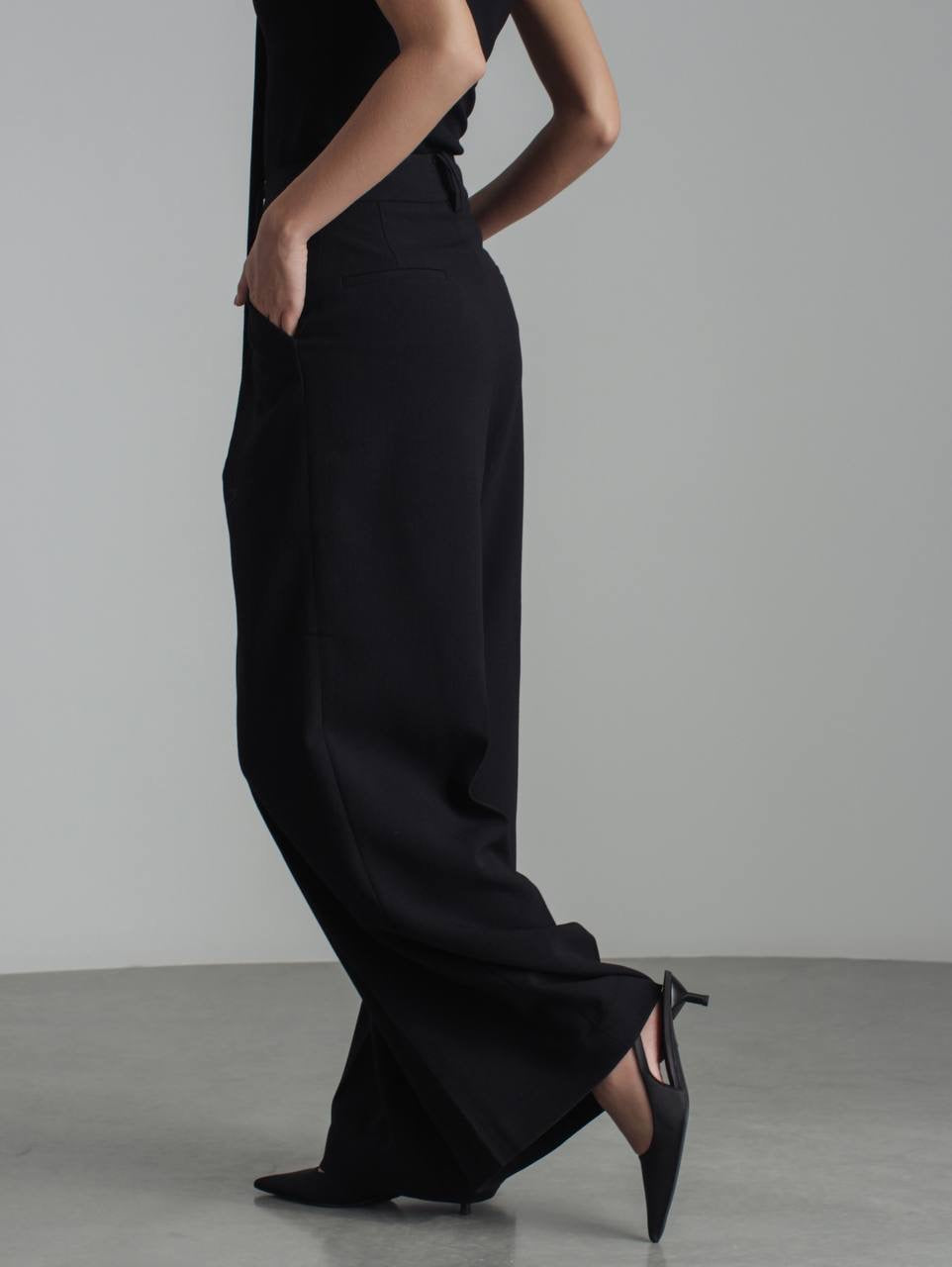 Chic High-Waisted Wide-Leg Black pants