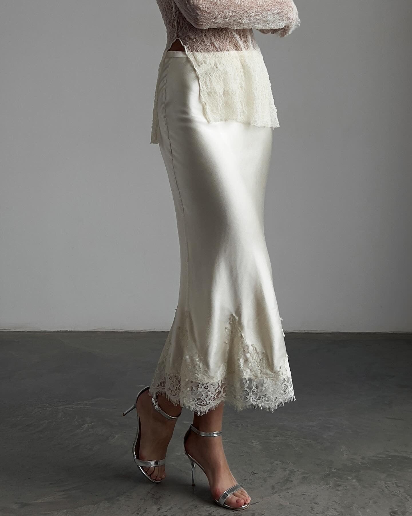 Elegant Lace Blouse - GodBlessDress