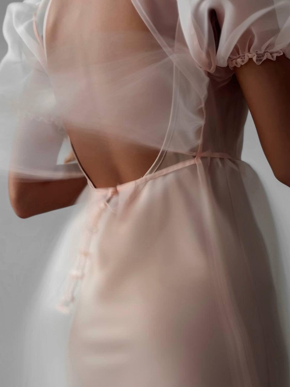 Elegant Tulle Detailed Long Dress.