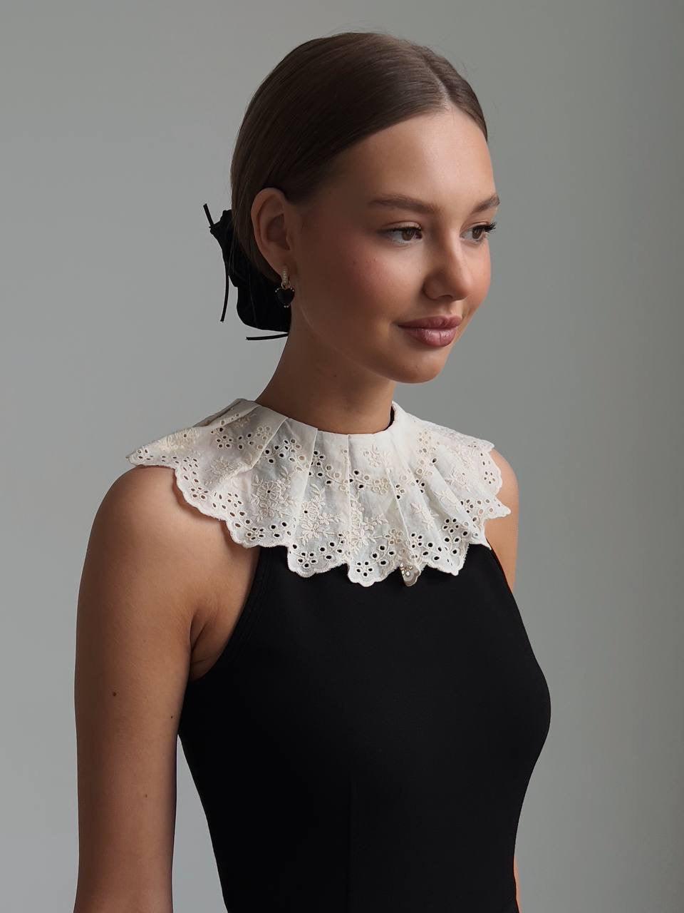 Elegant Black Midi Dress Special Design with Lace Collar.