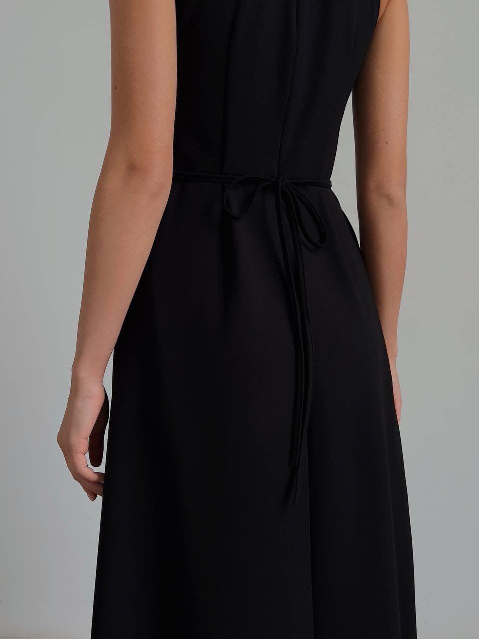 Elegant Black Midi Dress Special Design with Lace Collar.