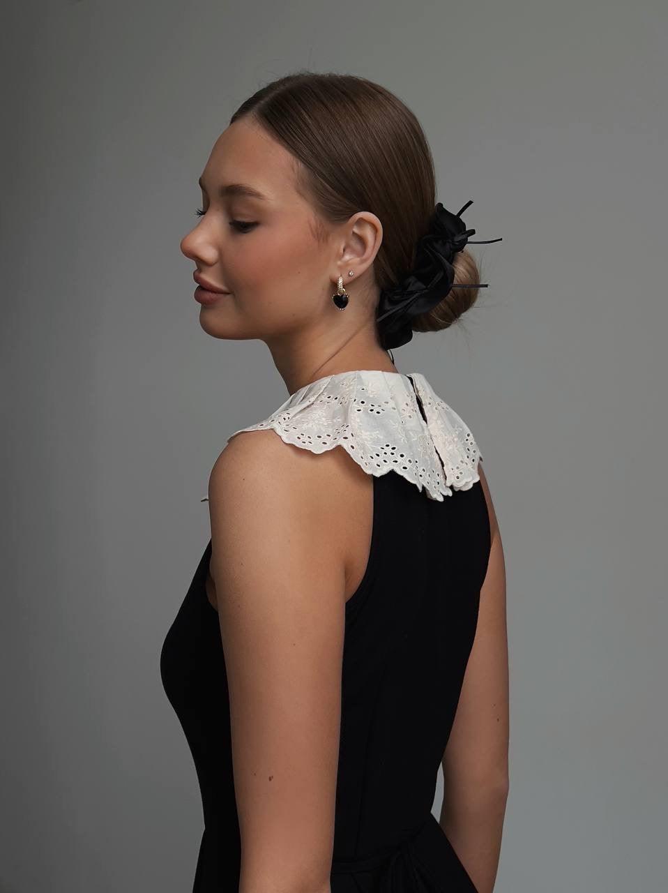 Elegant Black Midi Dress Special Design with Lace Collar.