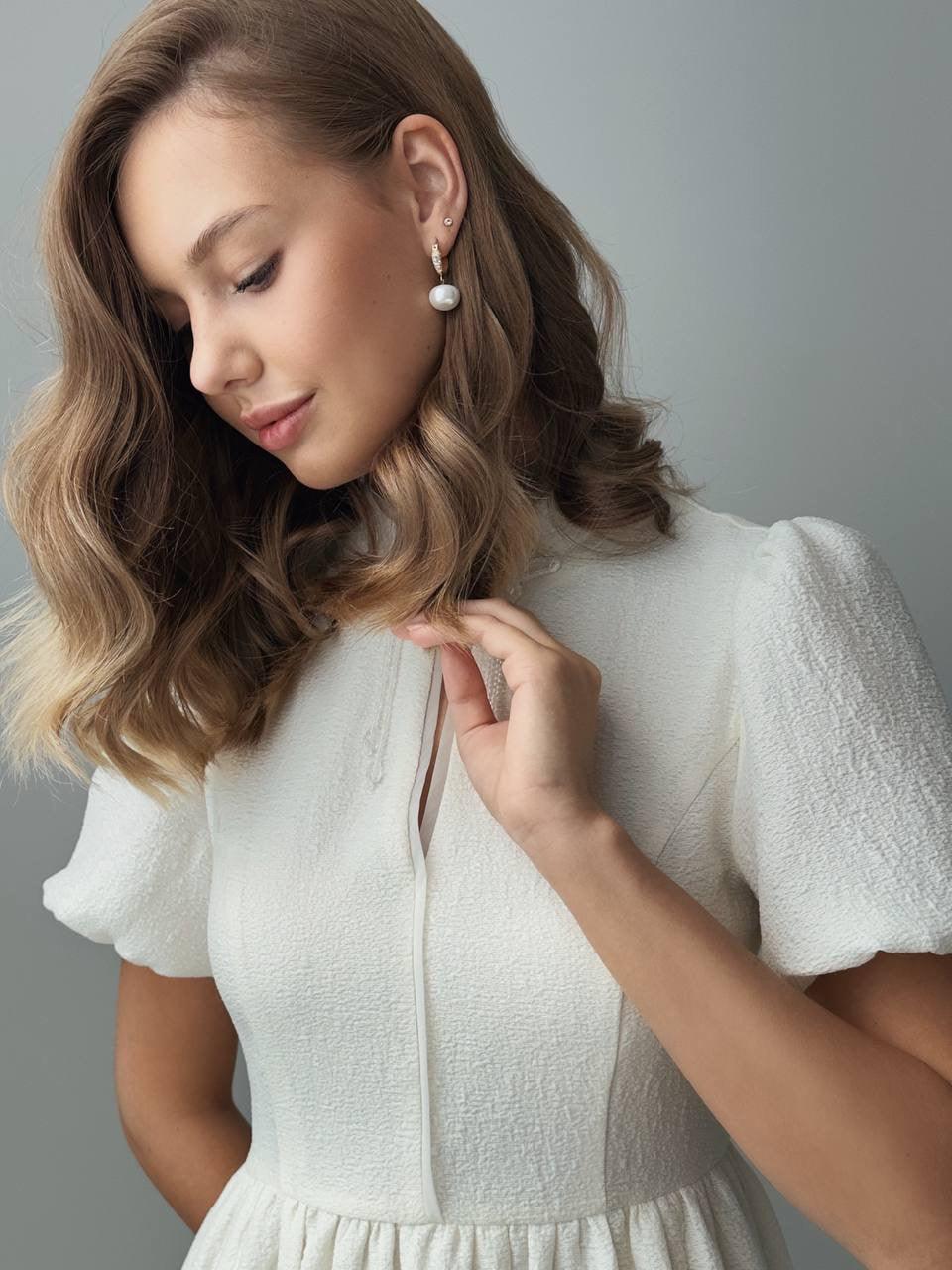 Elegant Short Sleeve Midi White Dress.