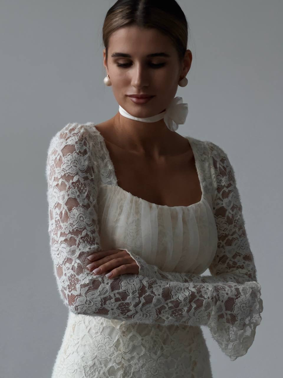 Romantic Lace-Embroidered Vintage Wedding Dress